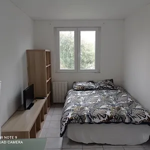 Petit Studio Calme Fonctionnel Et Pratique , Albi France
