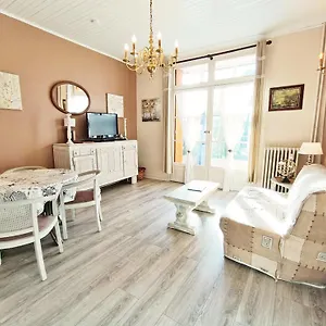 Le Petit Paradis, T3, Wifi, Parking, Veranda , Bagnères-de-Luchon France