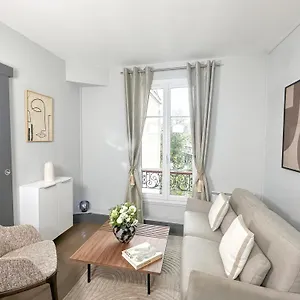 Apartamento Stunning Near Eiffel Tower, París